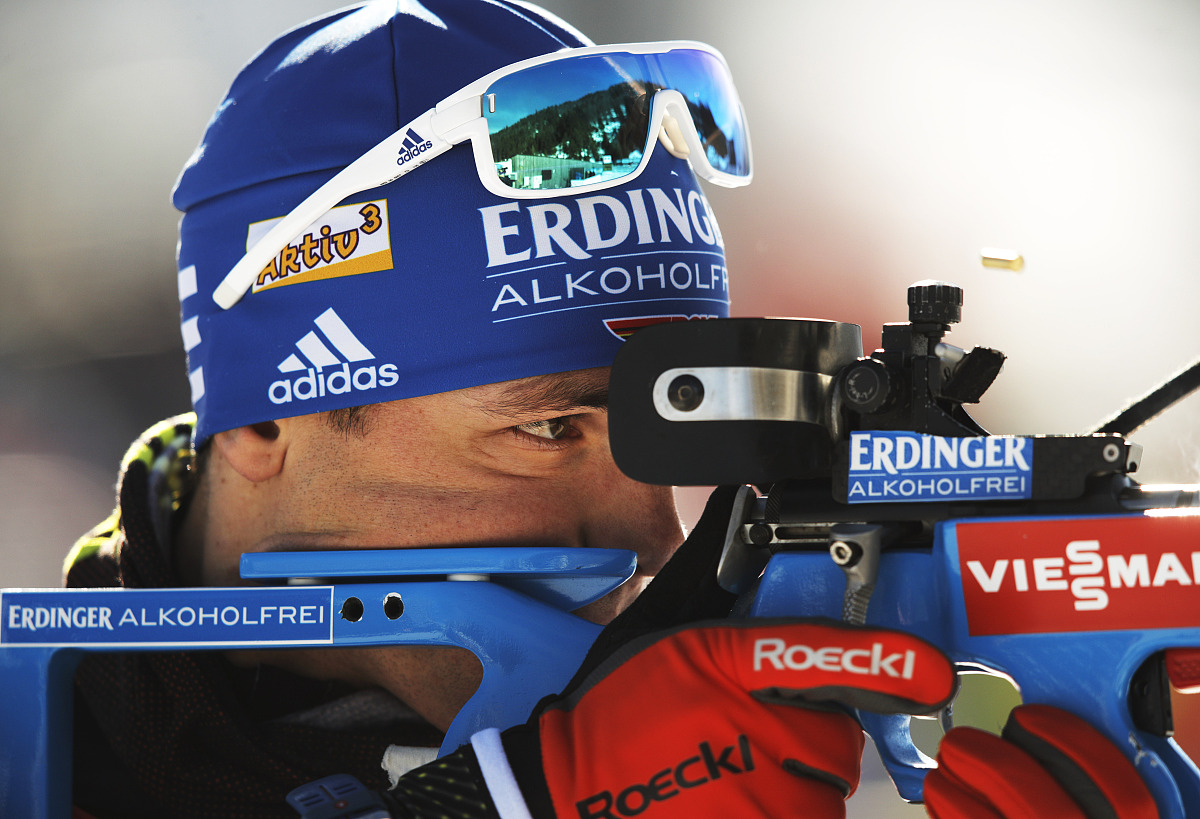 hochfilzen, austria - february 11:  simon schempp of germany war