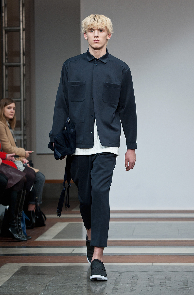 Acne Studios 2024 春夏男装系列：复古时尚与瑞典艺术的完美融合