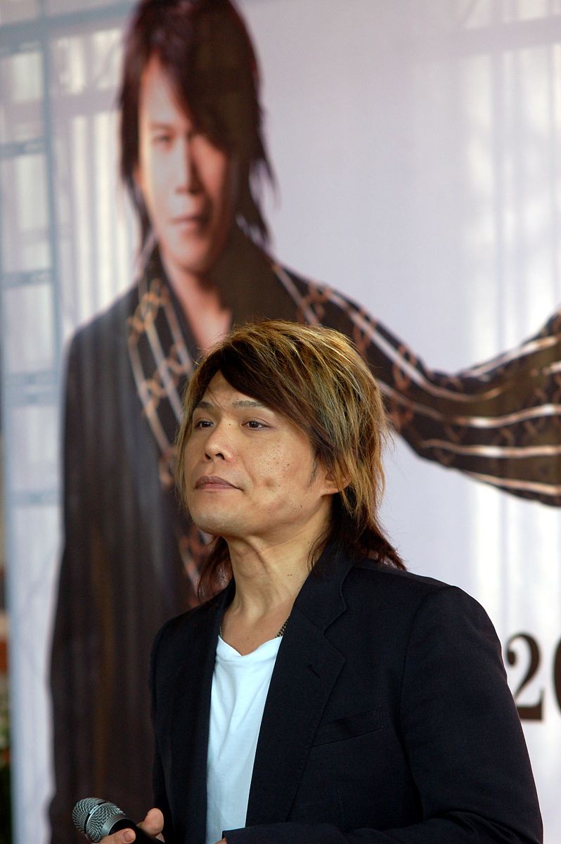 2008年3月17日,北京,伍佰举行"你是我的花朵"世界巡回演唱会北京站的