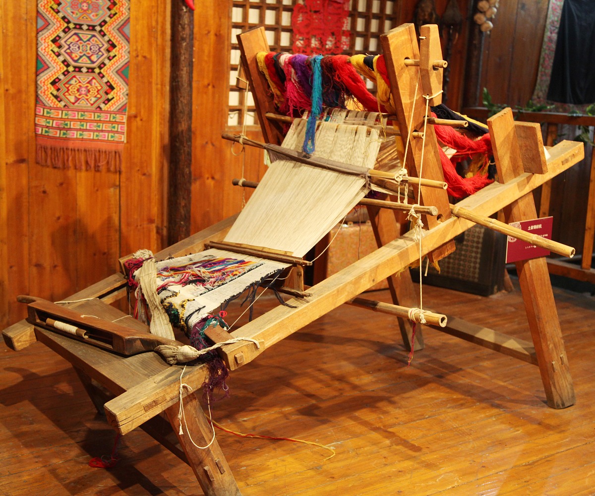 《红楼梦》与现代社会：解读封建社会与现实的交汇