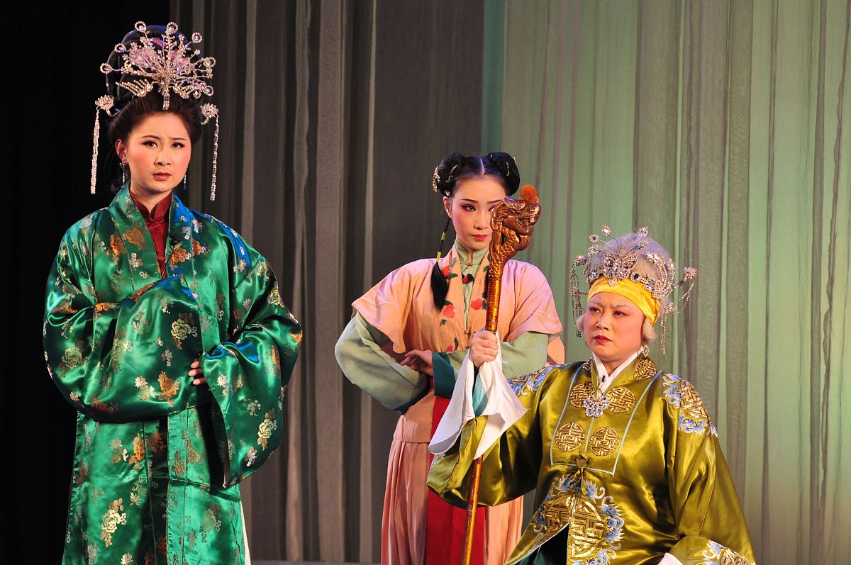 红楼梦第79回迎春醉酒事件分析：人物性格与社会风貌