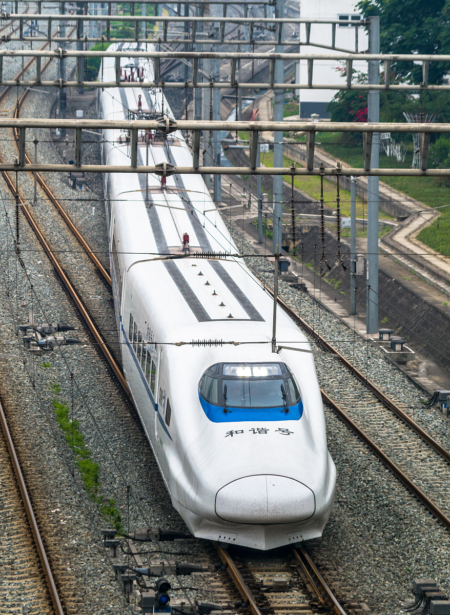 成都站交通枢纽：高铁、普速铁路、城际铁路、地铁线路便捷换乘