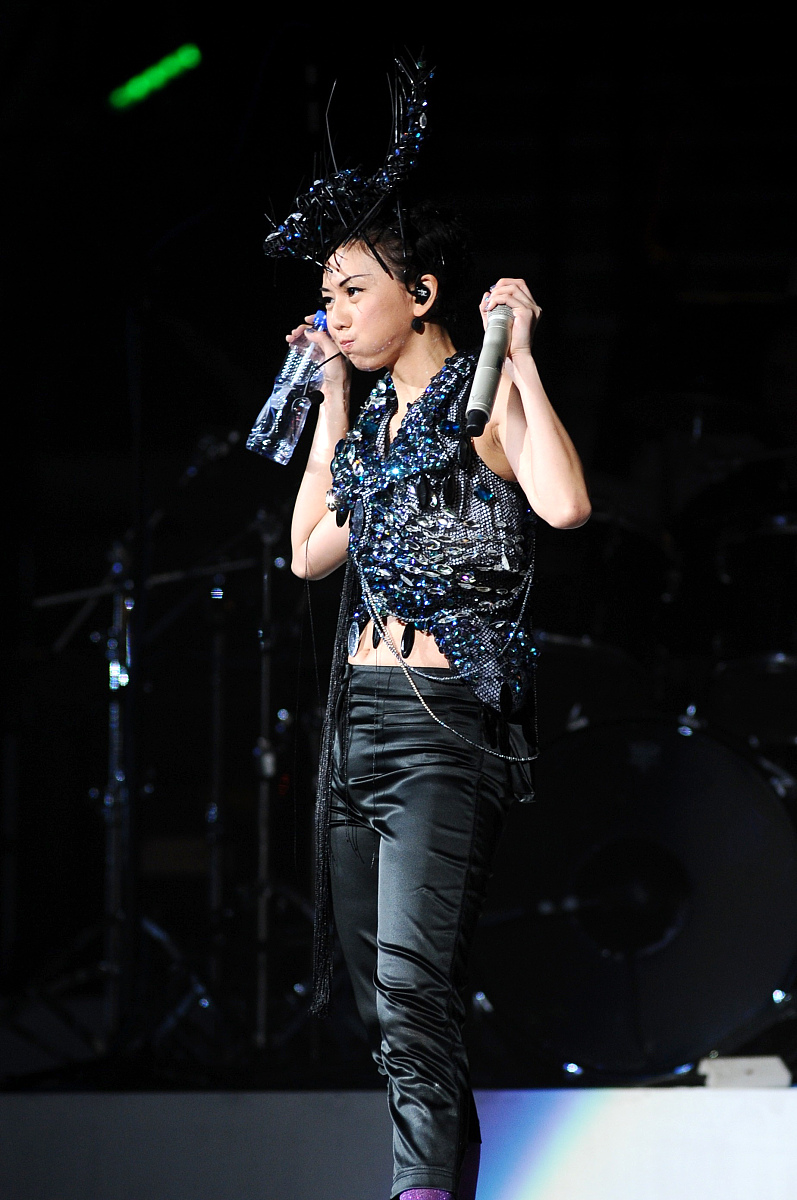 2010年2月5日,香港,孙燕姿在香港红馆举行了"答案是.孙燕姿2010世界巡