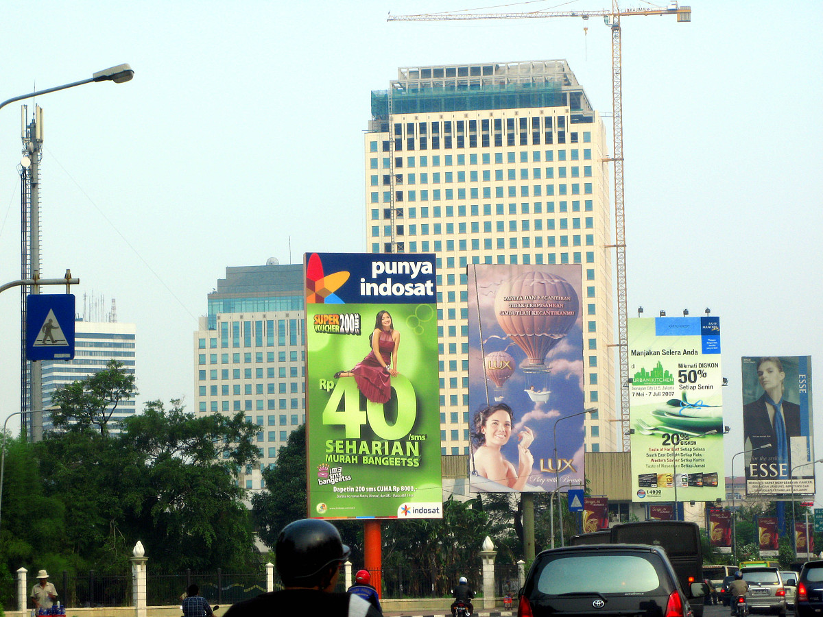 户外广告案例：纽约时代广场、东京银座、上海外滩、伦敦地铁、巴黎香榭丽舍大街