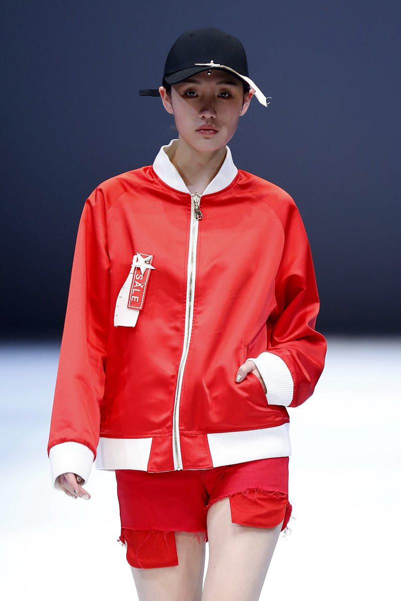 活力绽放！红色十件套运动装，点燃你的运动激情