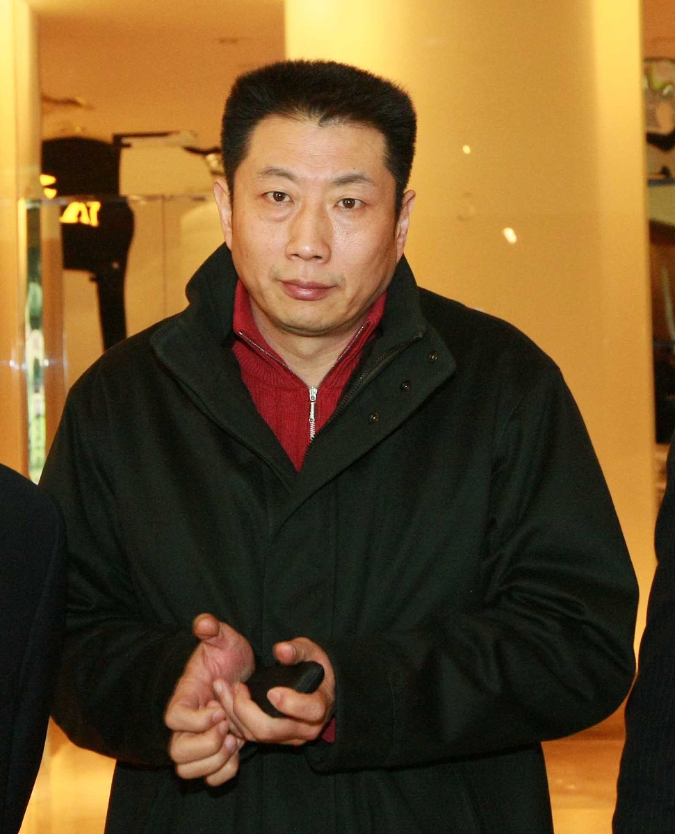 2009年1月24日,北京,电视女星罗海琼与华谊兄弟经纪公司的副总裁费麒