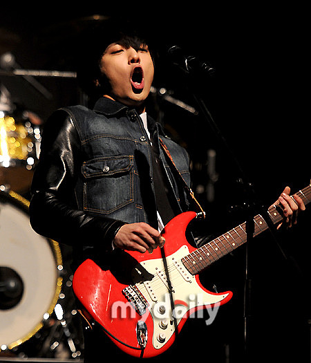 2012年3月26日,韩国音乐组合cnblue于上午在首尔举行了面向国内外媒体