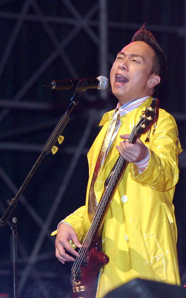 2005年9月3日,"beyond的故事上海告别演唱会"在上海体育馆火爆上演.++