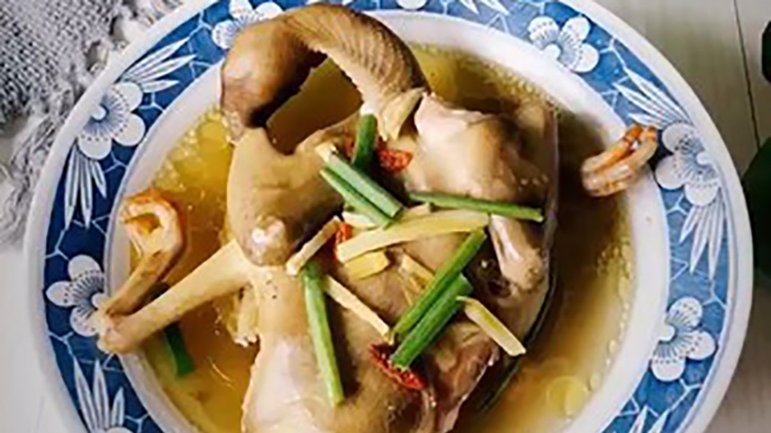 鸽子这样吃才滋补,汤浓味美,香甜软儒,很诱人