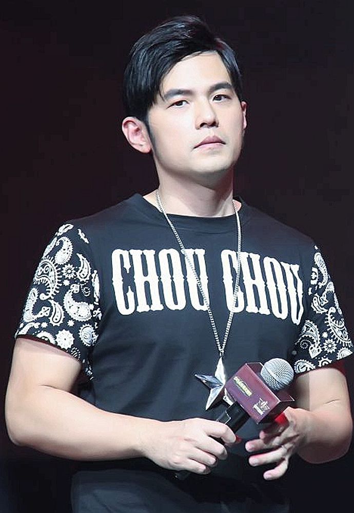 不出现“音乐”两个字，请写一篇关于周杰伦的五言绝句