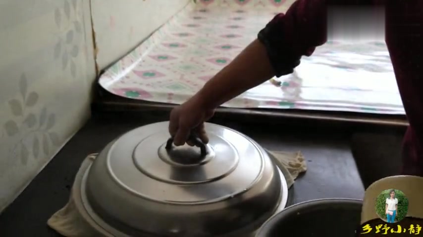 一道“黄、软、筋、香”,吃起来松软可口的美食!山西黄糕