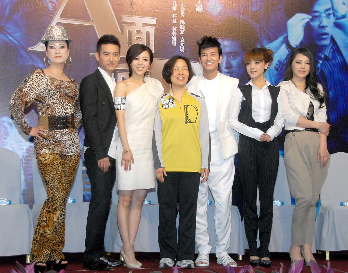 2010年4月27日,杭州,电影《a面b面》举行演员见面会.***_***+++_+++a