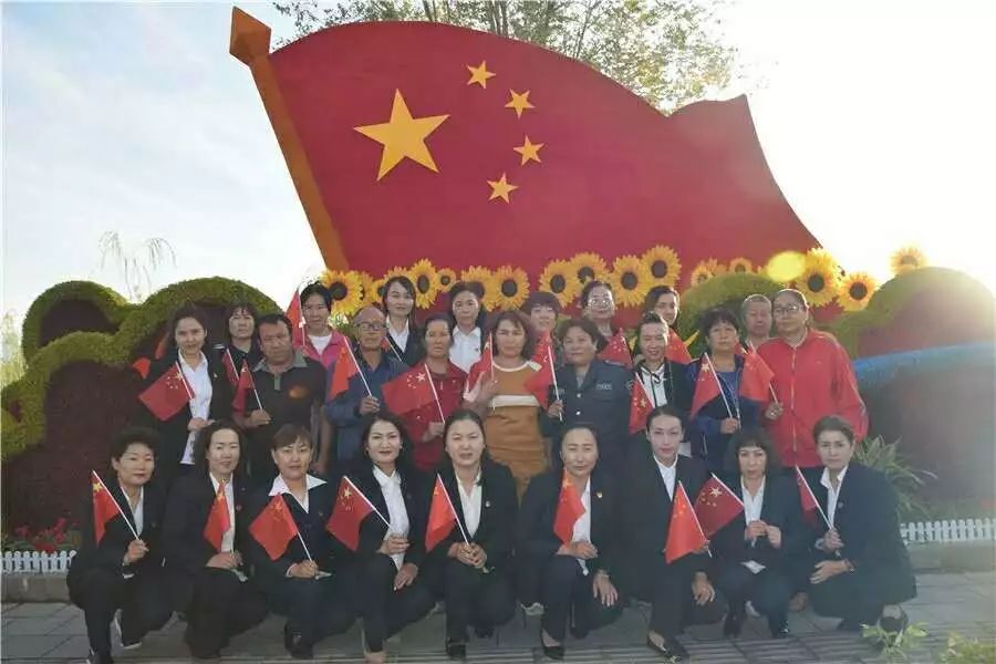 我愛你中國!新疆各族婦女姐妹向祖國母親深情告白!