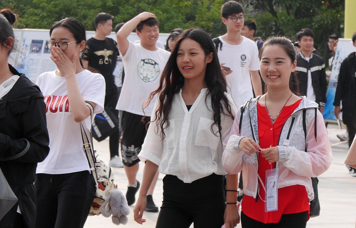 项记文是长江大学的一名学生他长得非常帅