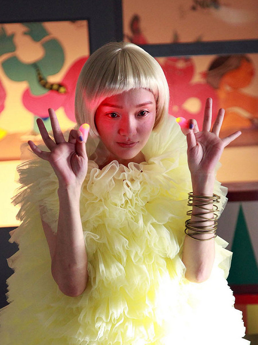 2012年6月29日,北京,微电影《i know u》在北京后海的床吧热拍.***_**