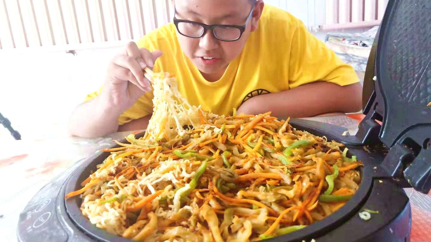 吃了30多年方便面,这做法超级香,加上乌江榨菜,锅底都舔光