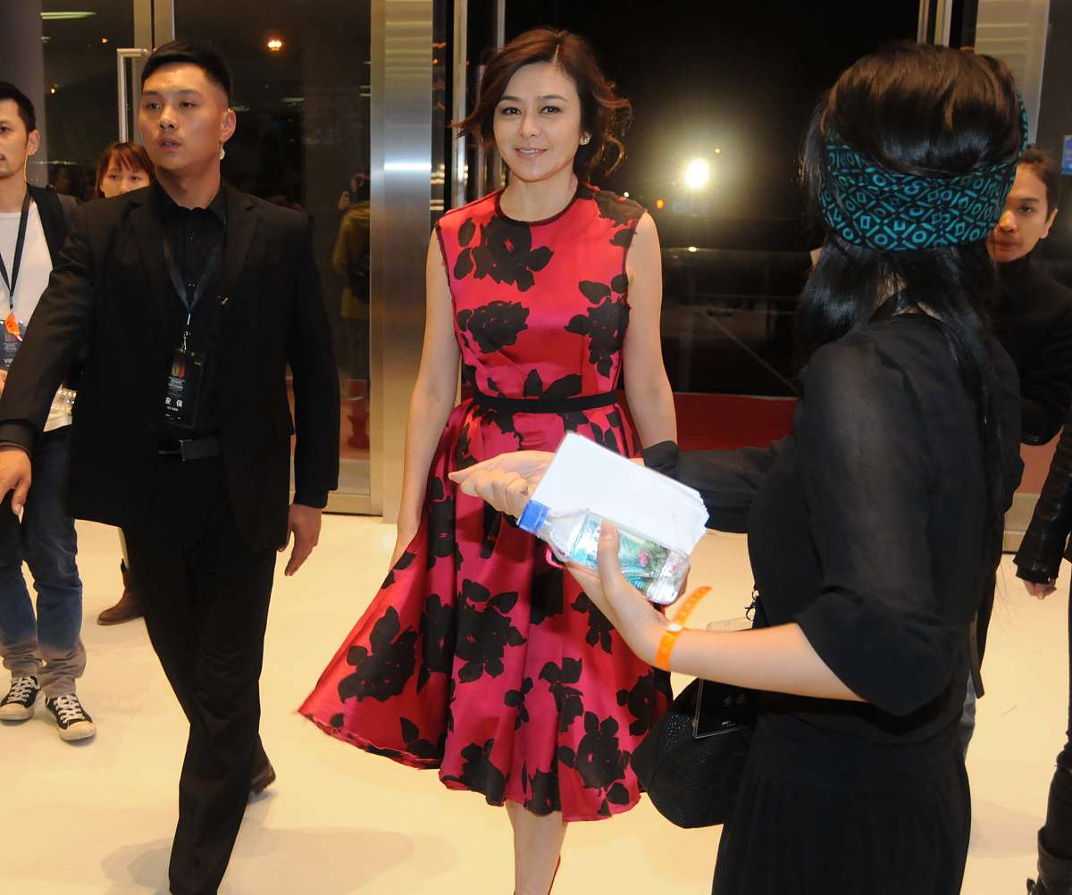 关之琳闪婚富豪，婚姻仅3个月就破裂，揭秘这段短暂婚姻的悲剧