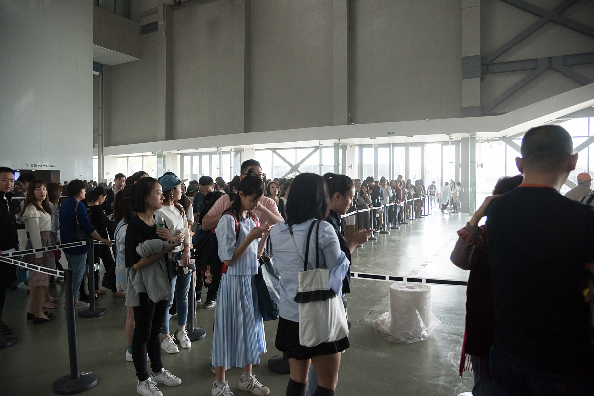 ***_***2017年4月15日,上海当代艺术博物馆1楼爱马仕"奇境漫步"展第二