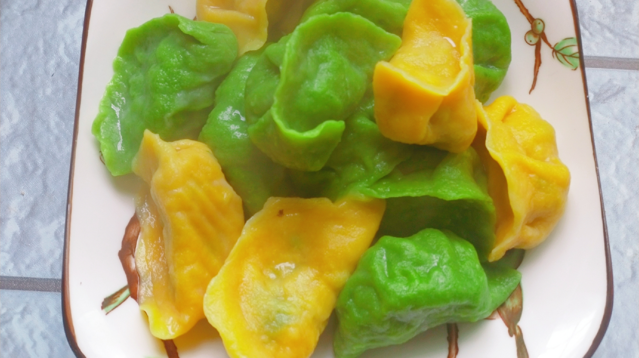 家常饺子这样做,色泽诱人,好吃好玩,给不爱吃饭的孩子增加食欲