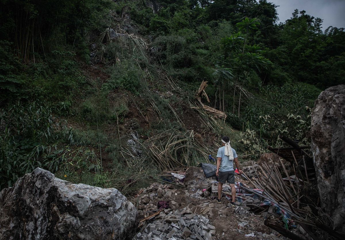地震数据分析：深度和烈度等级的多级索引排序