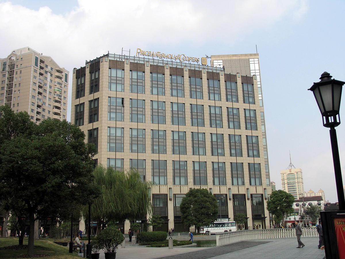 上海迎龙路8号地址：金桥镇金杨新村社区