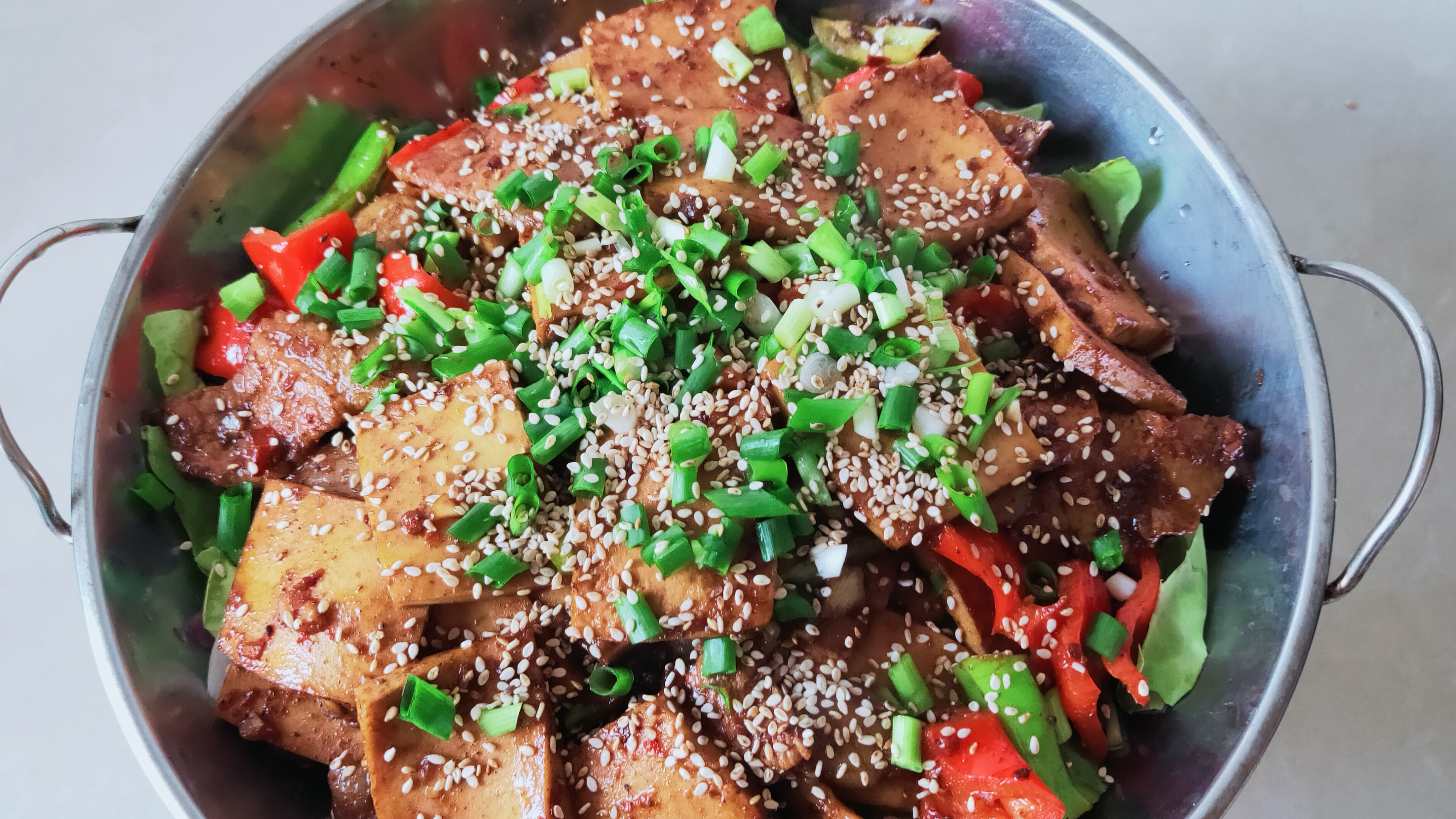 干锅千叶豆腐的家常做法,口感香辣开胃,下酒下饭好菜,做法简单#云雁天天美食# #万物皆可云