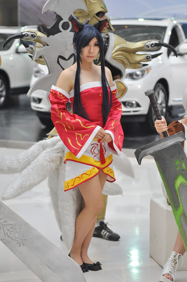 Cosplay 英雄联盟：走进游戏角色的真实世界