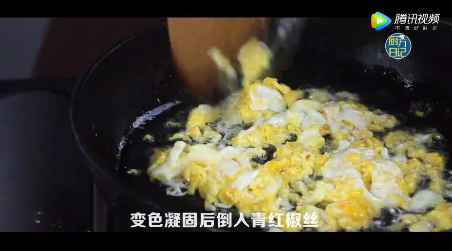 方便面别再泡着吃,这样做让泡面更加美味,营养价值升级