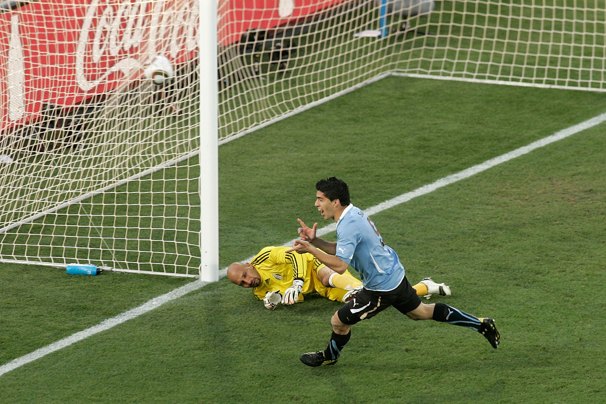2010年6月22日,南非勒斯腾堡,2010世界杯a组末轮,墨西哥vs乌拉圭,乌拉