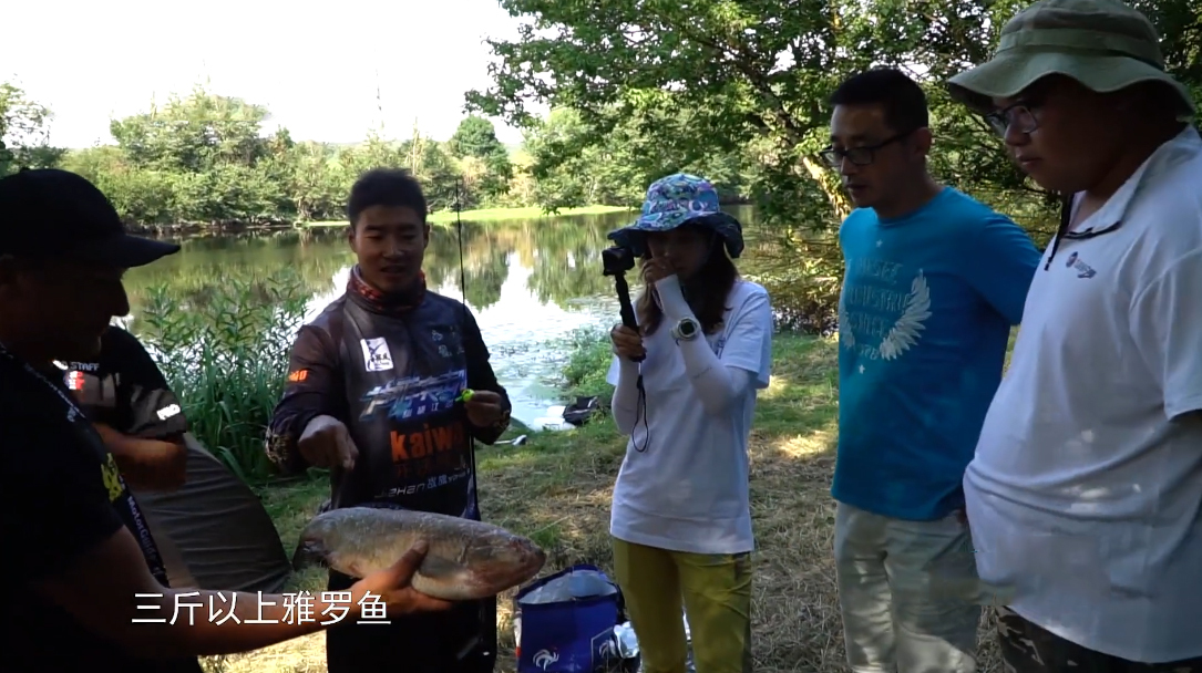 探钓欧洲巨型鲶鱼,法国钓友一拿出这鱼饵,众人便被惊到了