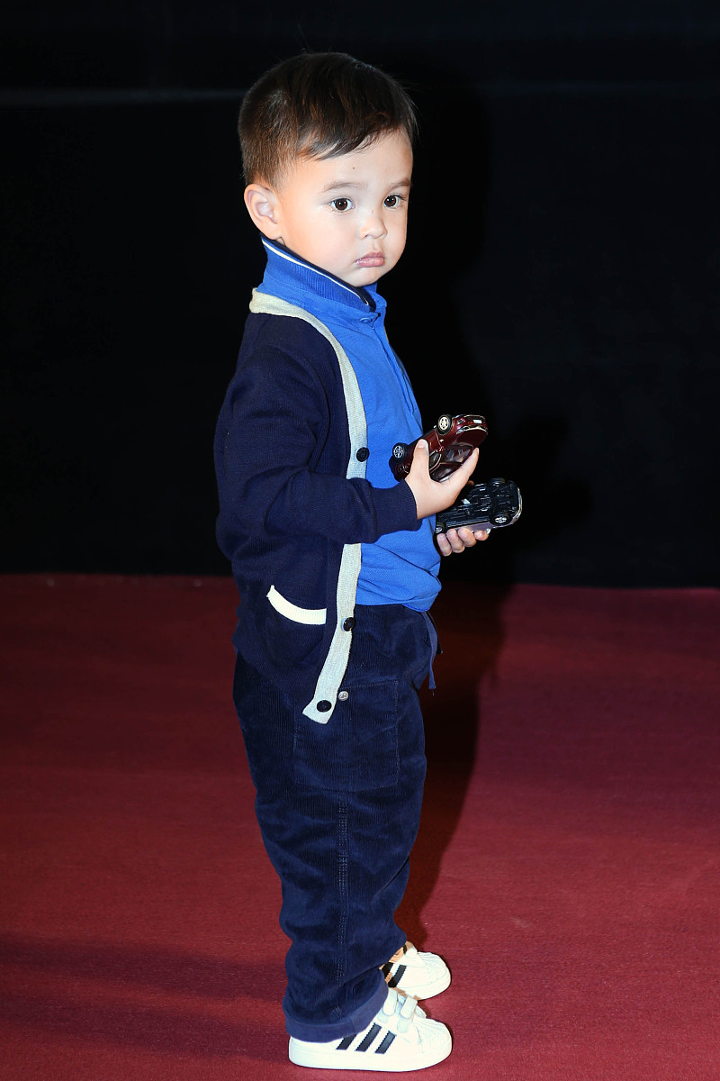 邓莎训练大麟子腹肌：妈妈是超人观察记录