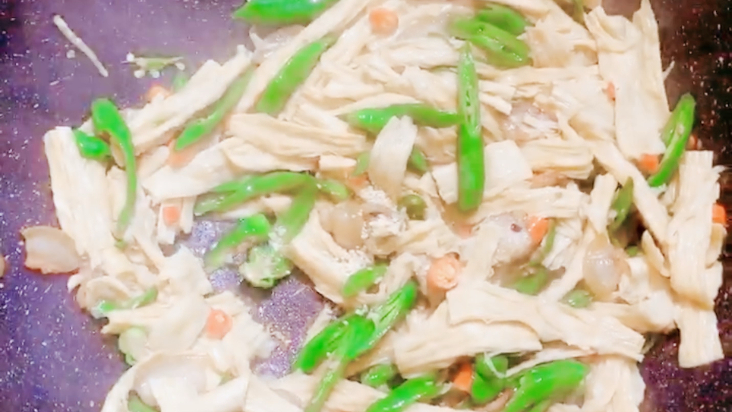 小炒腐竹好吃又营养,这样做非常好吃,怎么吃都不腻