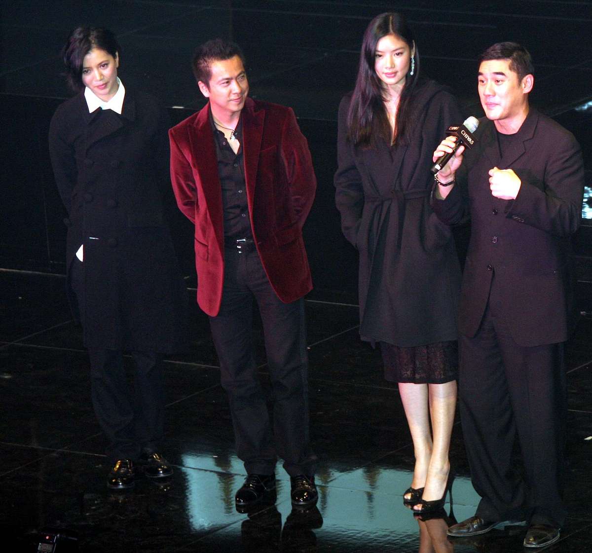 2008年11月15日,上海,音乐舞台剧《骑士星光》在上海预演.袁咏仪 乐基