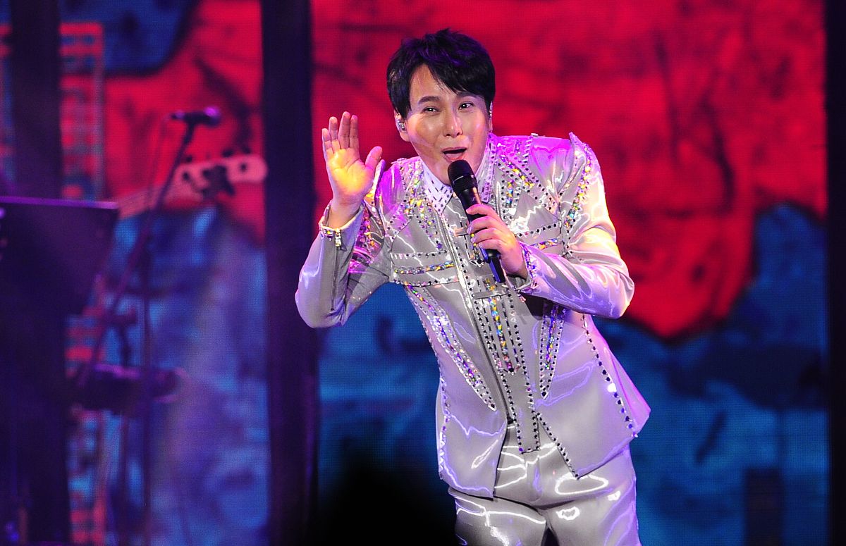 2019年12月21日,辽宁沈阳,2019张信哲"未来式"世界巡回演唱会沈阳站.