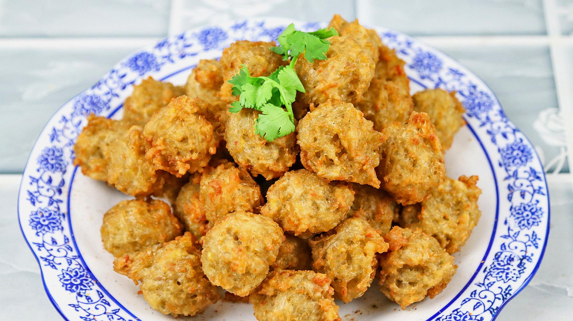 用粉条做的肉丸子,外焦里嫩,香酥美味,比普通的丸子好吃十倍