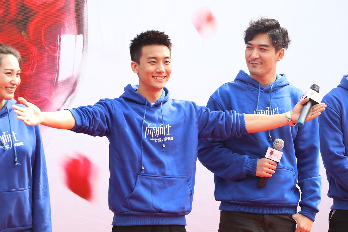 花向阳而生的作品的构思