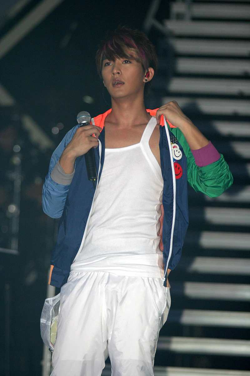 2009年4月11日,上海,飞轮海"想入飞飞世界巡回演唱会"在上海大舞台正
