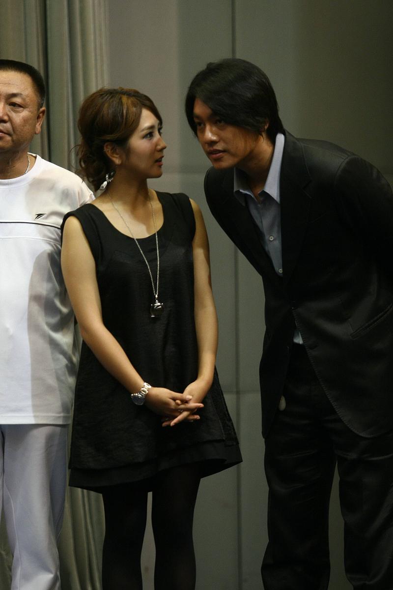 2010年8月10日,杭州,电视剧《富二代》(又名《没有承诺的爱》)新闻发