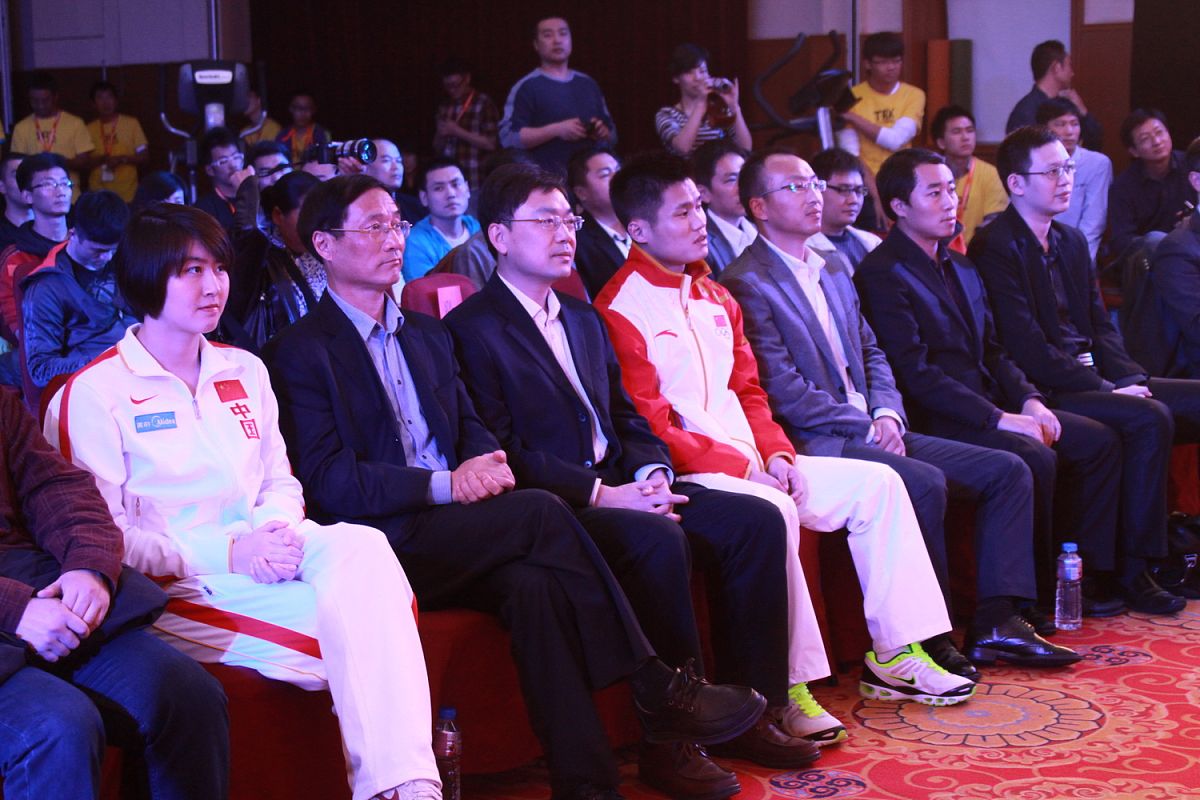 2012年11月24日,2012健身教练职业技能颁奖晚会举行.吕小军,2004年的
