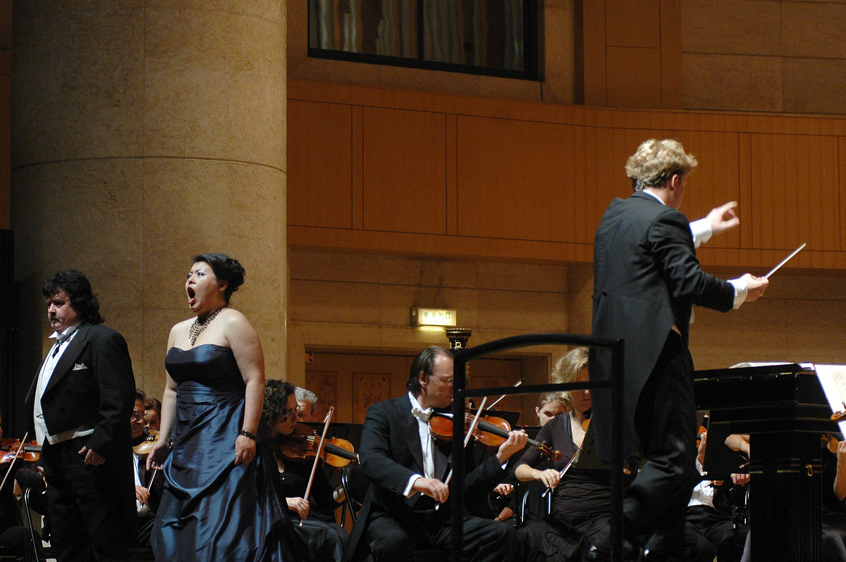 维塔利《恰空》：小提琴家必备曲目，技巧与情感的完美结合