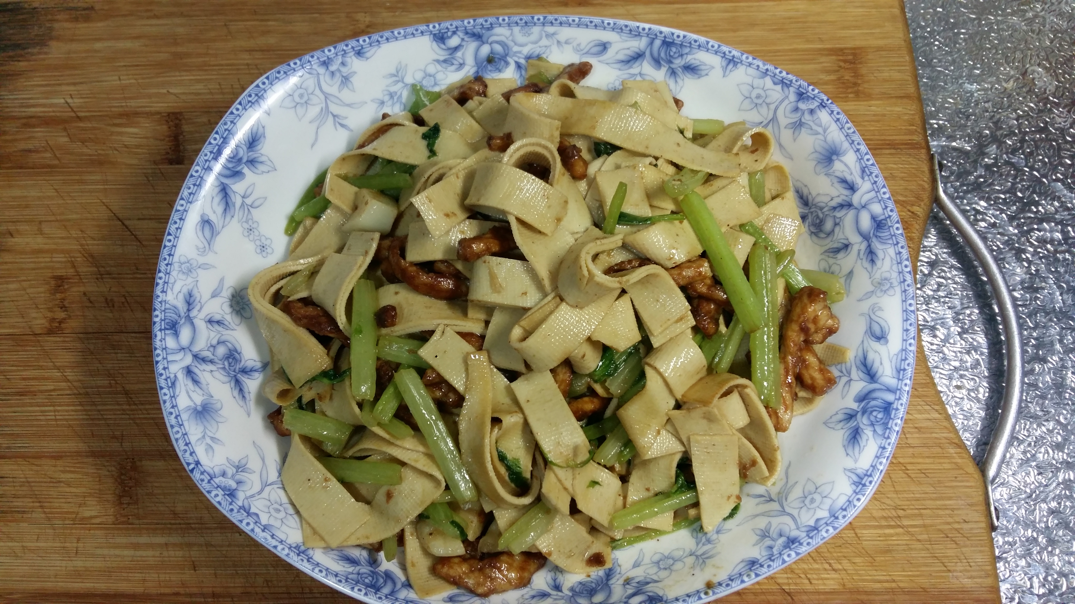 芹菜千张炒肉丝的家常正确做法,这几个关键处,你做对了吗?