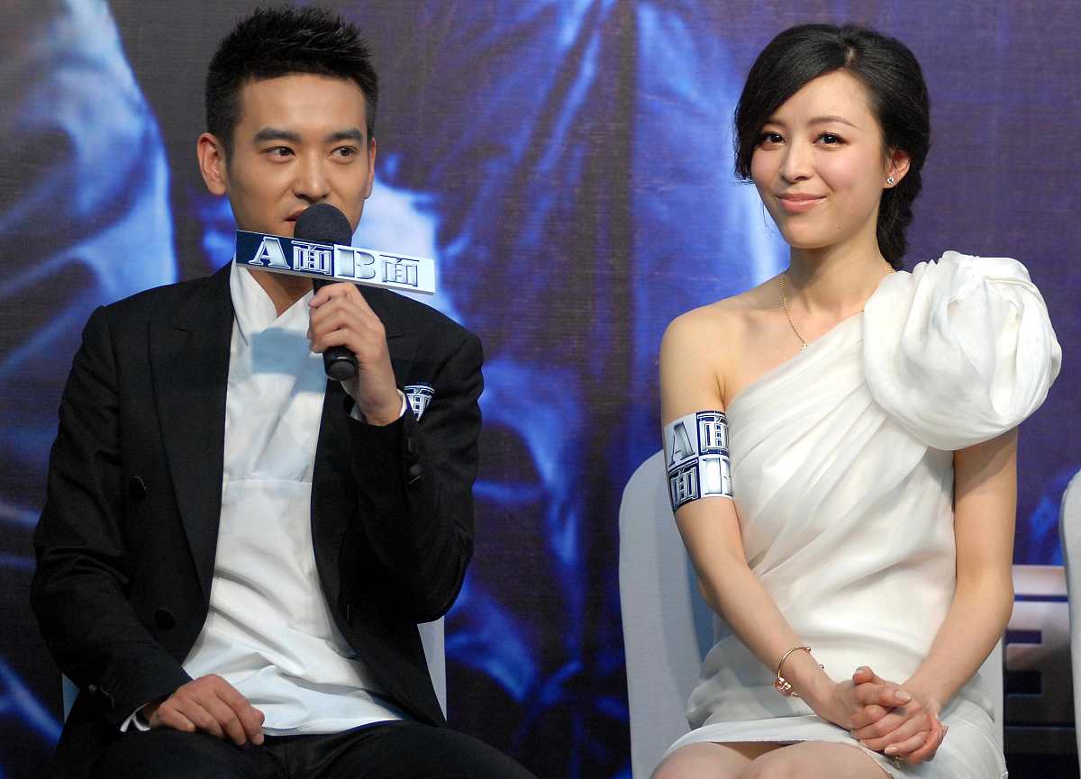 2010年4月27日,杭州,电影《a面b面》举行演员见面会.***_***+++_+++a