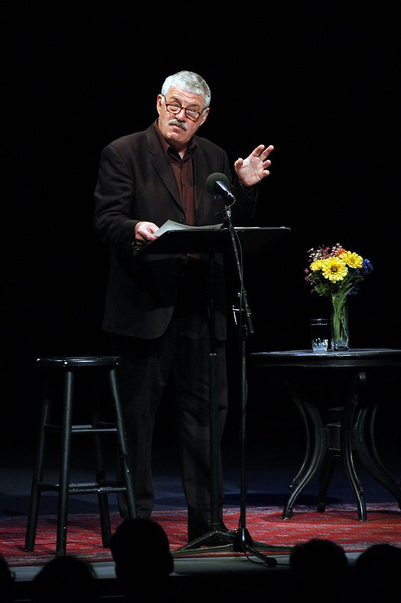 2004年6月2日,曼哈顿百老汇大道上的交响乐空间"symphonyspace",美国