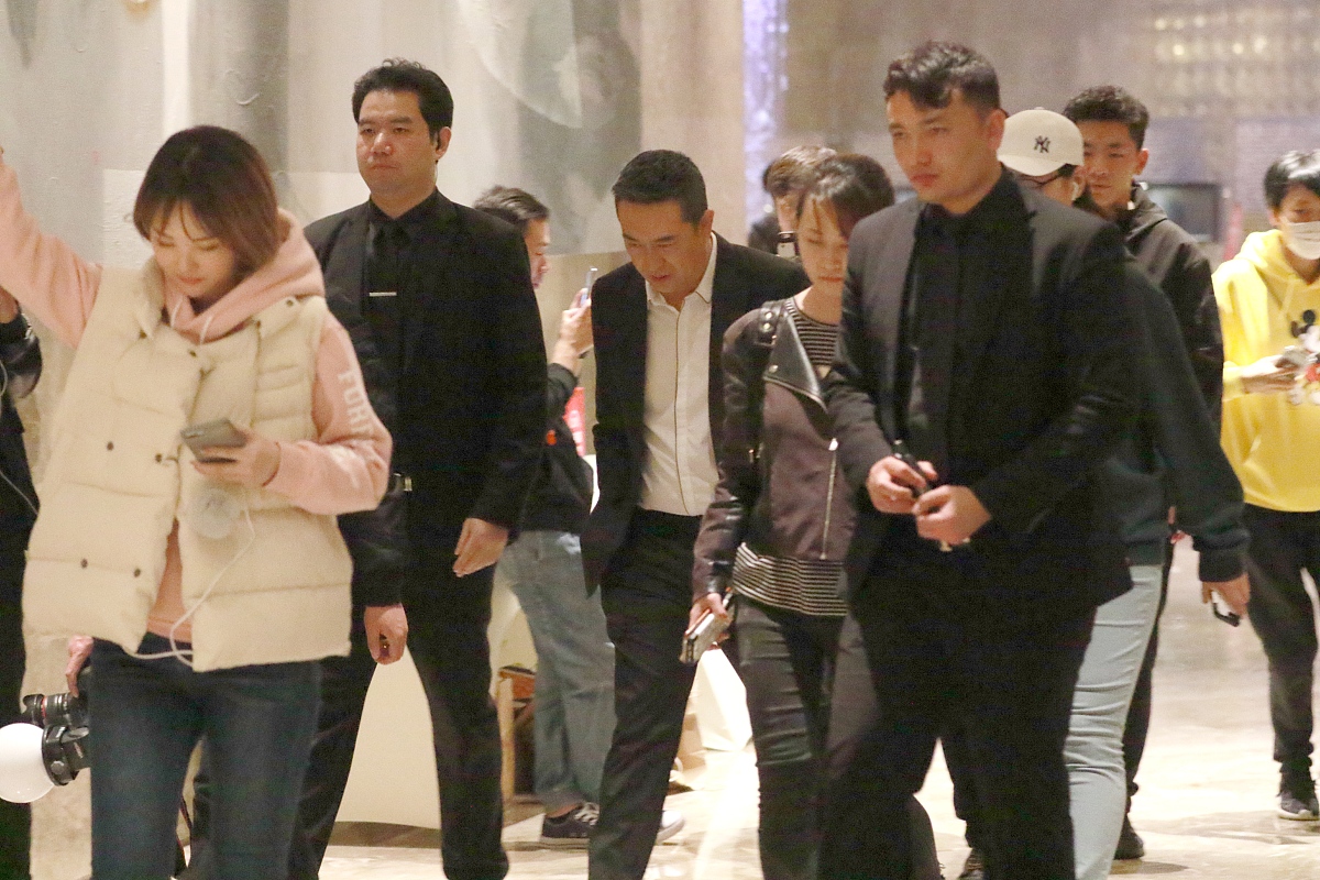 上海警方破获假靳东诈骗团伙，8人落网！专骗单身大龄女性和老年人