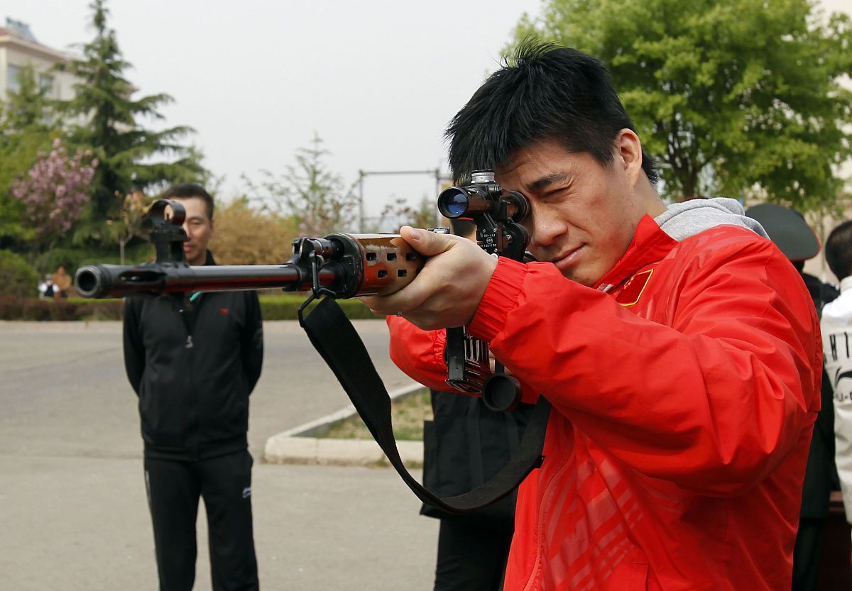 傅海峰 (青岛媒体谢绝<strong>下载</strong>)2011年5月4日,山东青岛,中国国家羽毛球队