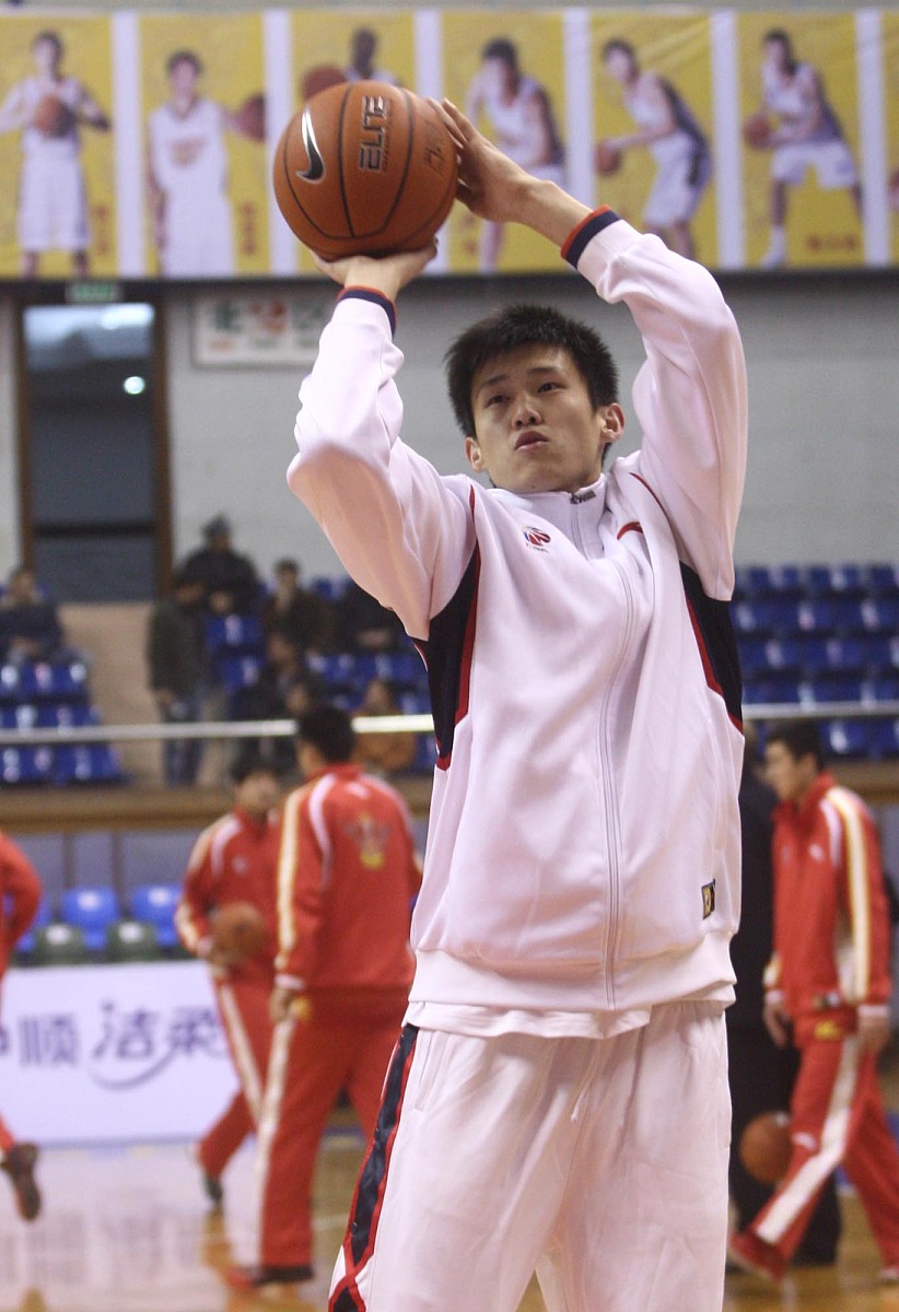 高校体育运动会现状问题分析：商业化、公平性、水平和参与度