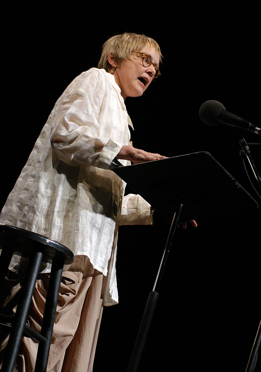 2004年6月2日,曼哈顿百老汇大道上的交响乐空间"symphonyspace",美国