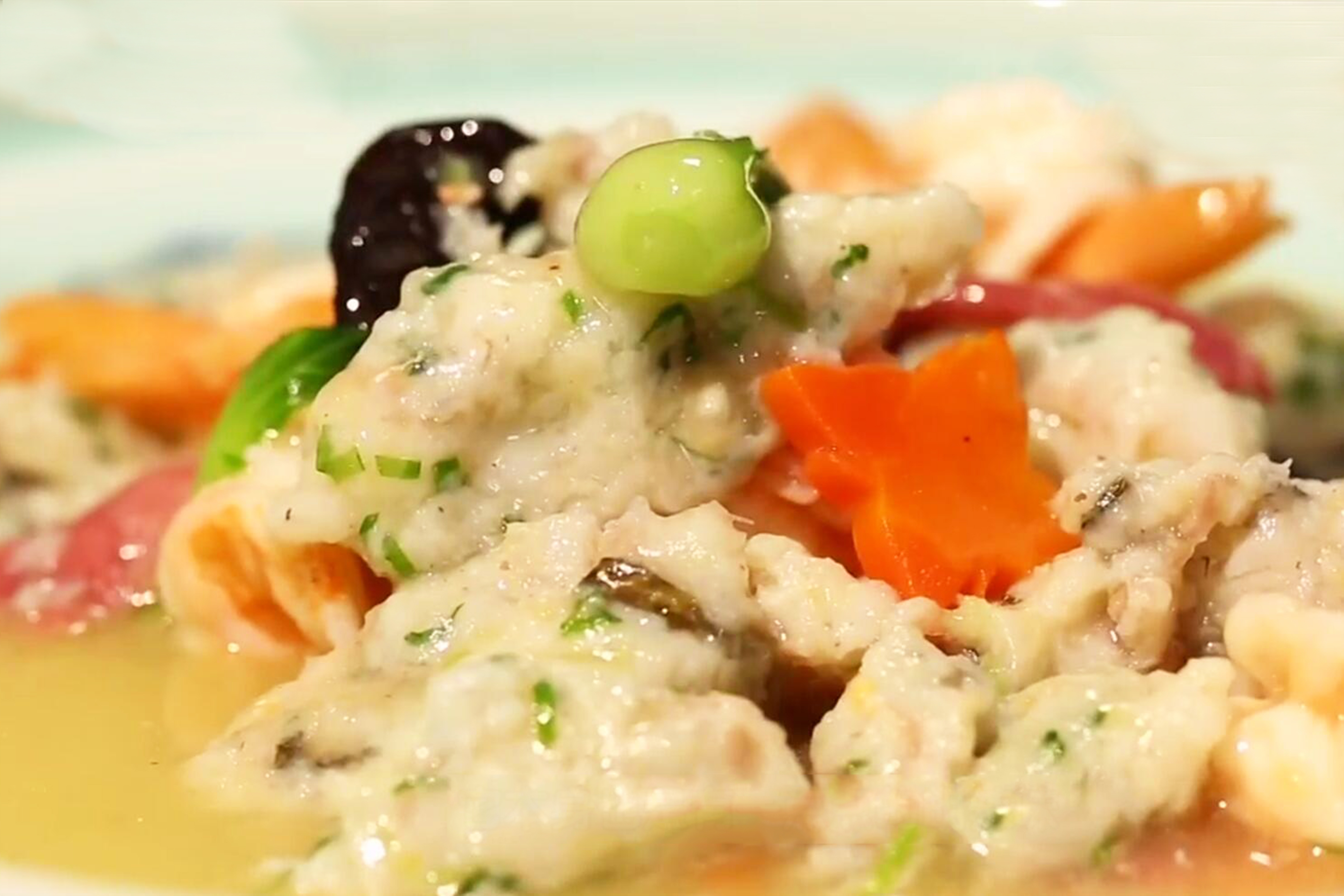 大厨教您做淮扬名菜“三鲜烩珊瑚鱼丸”,Q弾爽口,鲜香浓郁