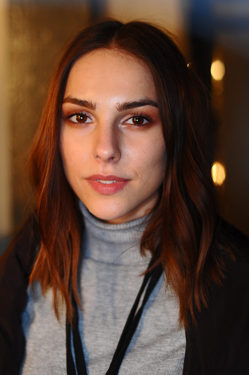 饿了么 el-img 组件渲染的图片拉伸变形了 怎么处理有示例代码么