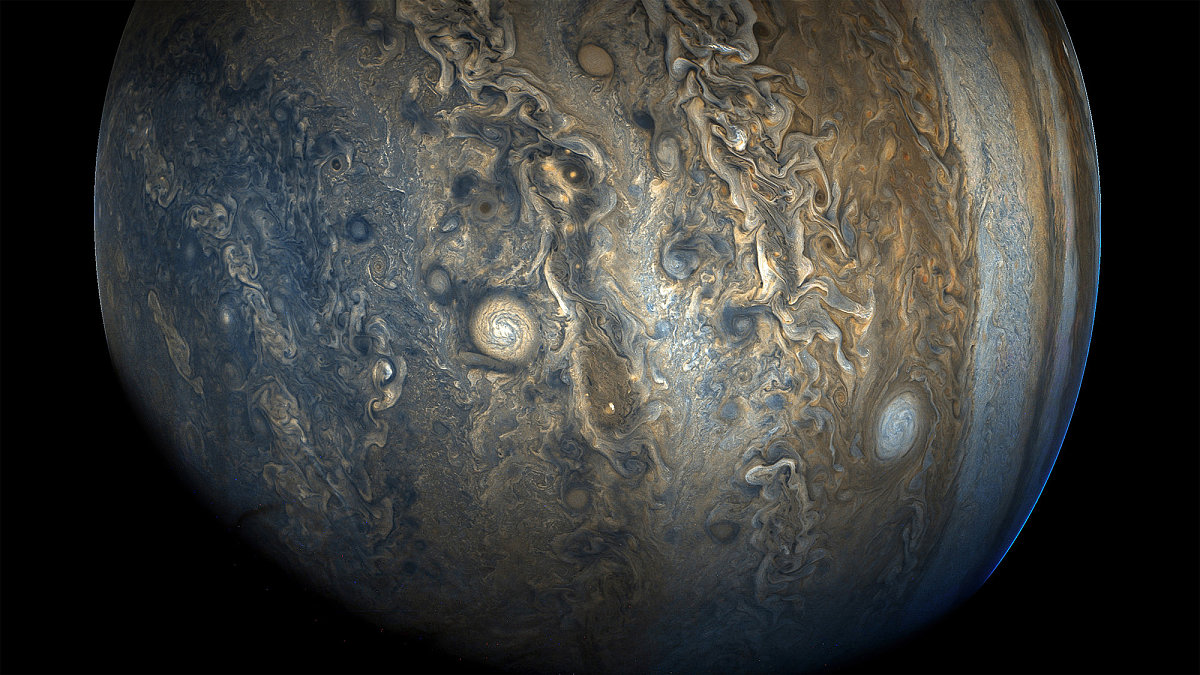 最新照片显示:木星大小红斑近距离相遇